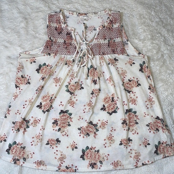 Maurices‎ Floral Blouse - Picture 2 of 8